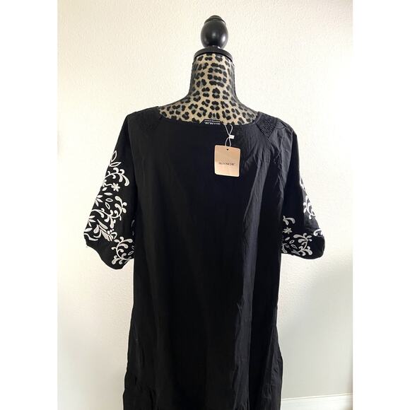 BloomChic NWT Black Embroidered Maxi Dress Plus 22-24 White Floral Sleeve Boho - Picture 3 of 4